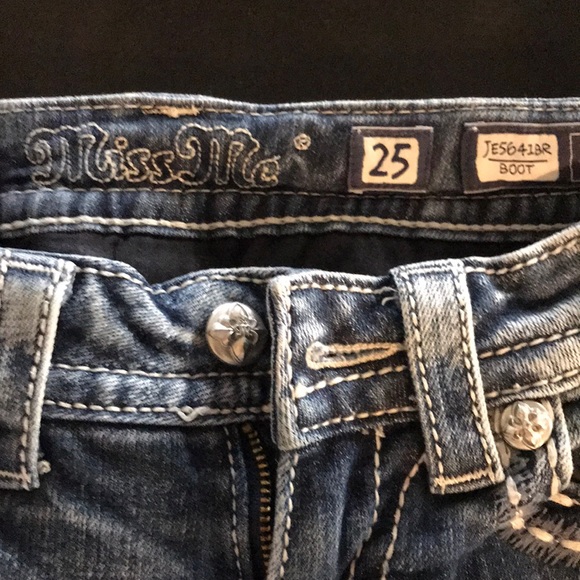 Too small - Picture 2 of 4